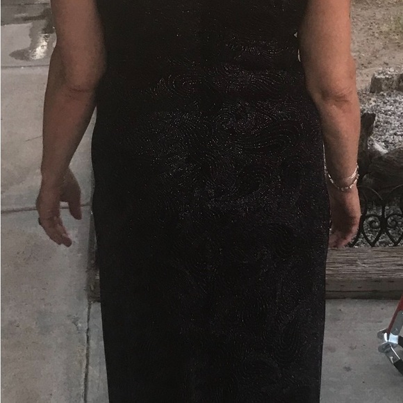 Ladies long black & purple gown - Picture 6 of 6